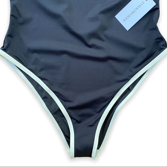 WEWOREWHAT Bridesmaid Piped Scoop One Piece Swimsuit - Picture 5 of 16